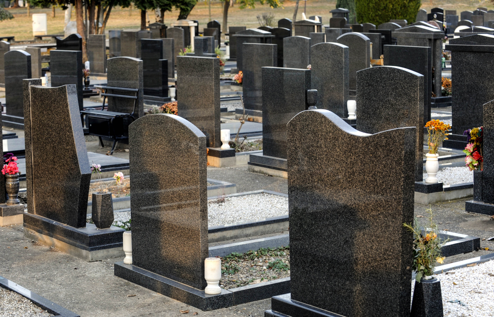 Are Headstones and Gravestones different?
